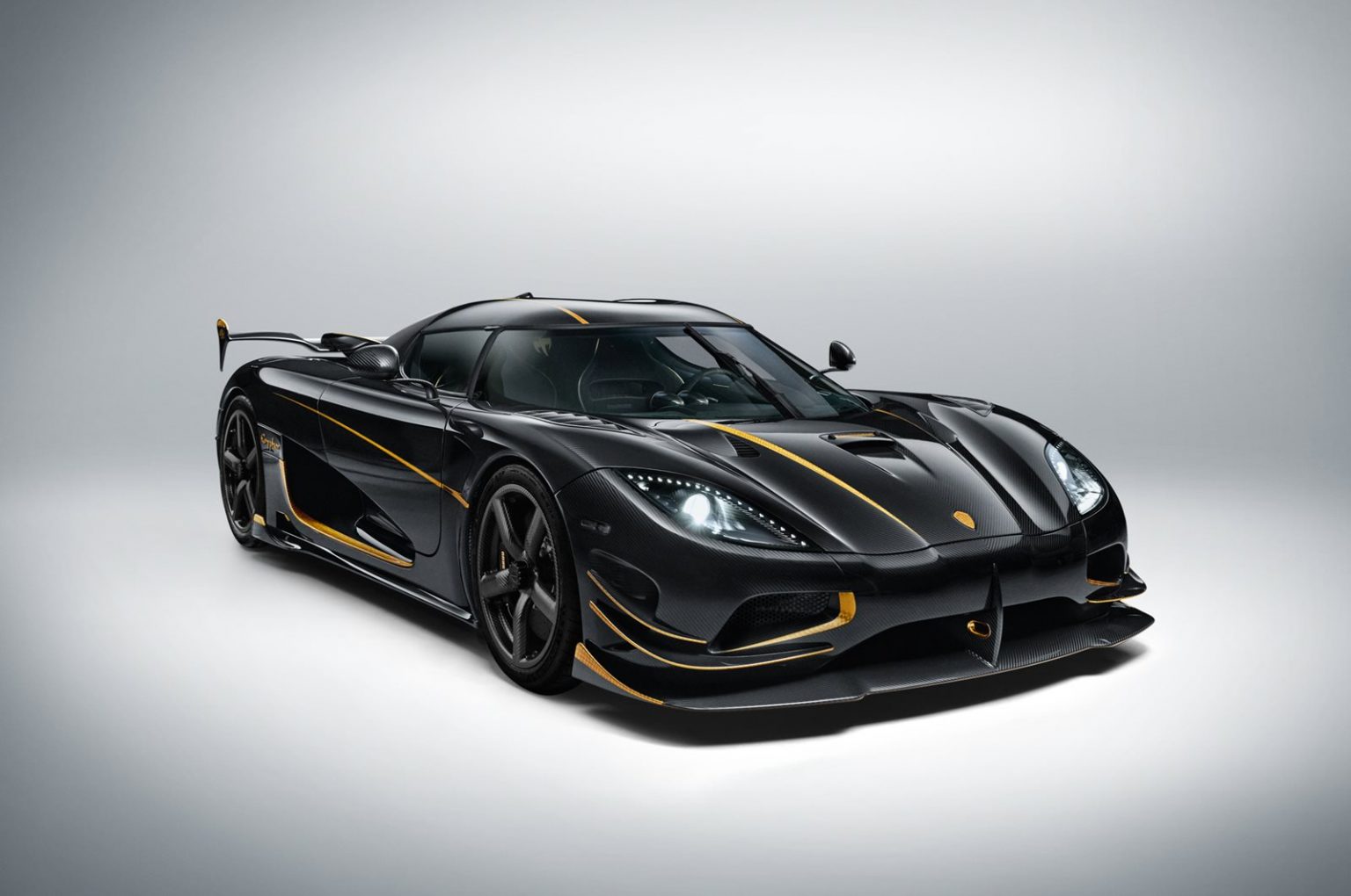 “KOENIGSEGG-AGERA-RS-1536x1020”